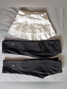 Iviva Size 4/6 Lot - White Pleated Skirt, 2 pairs Black cropped leggings